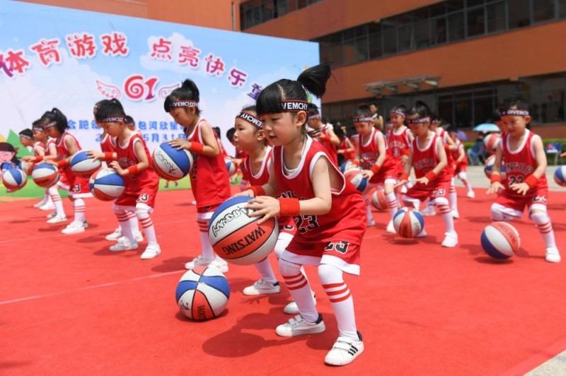 羽毛球天王杯国际公开赛激情开赛